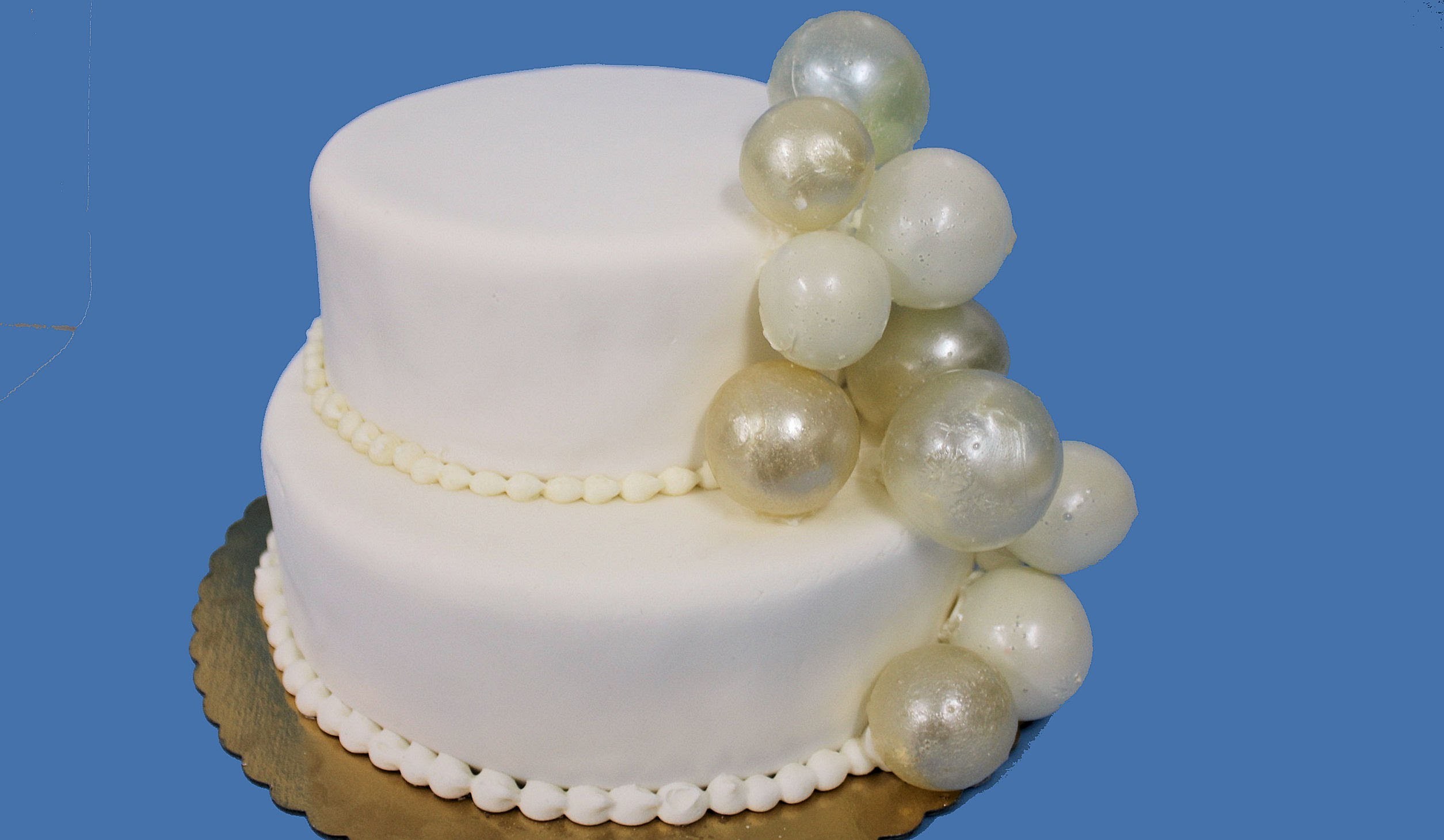 Свадебный торт с шариками