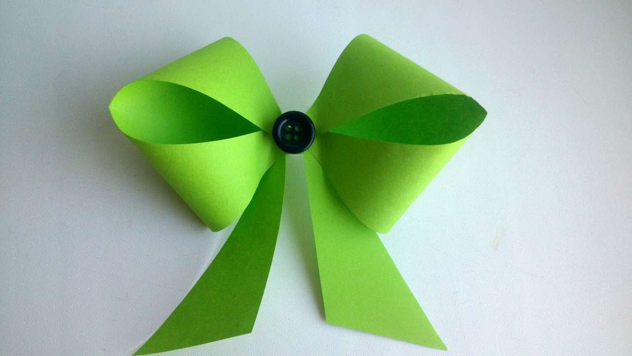 How To Make A Pretty Paper Bow Diy Crafts Tutorial Guidecentral