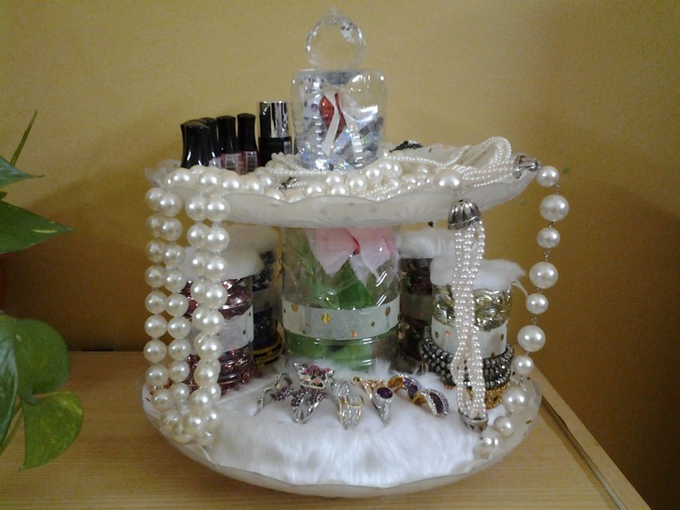 Best Out Of Waste Plastic Bottles & Plates Transformed to Jewelry Organizer