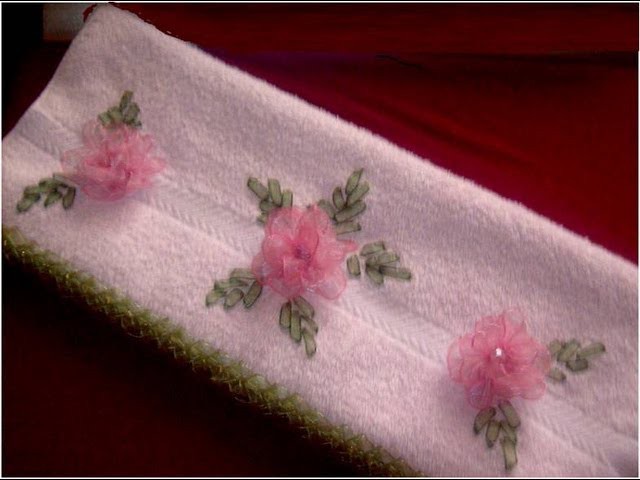 Bordados  con  cintas rosas de organza
