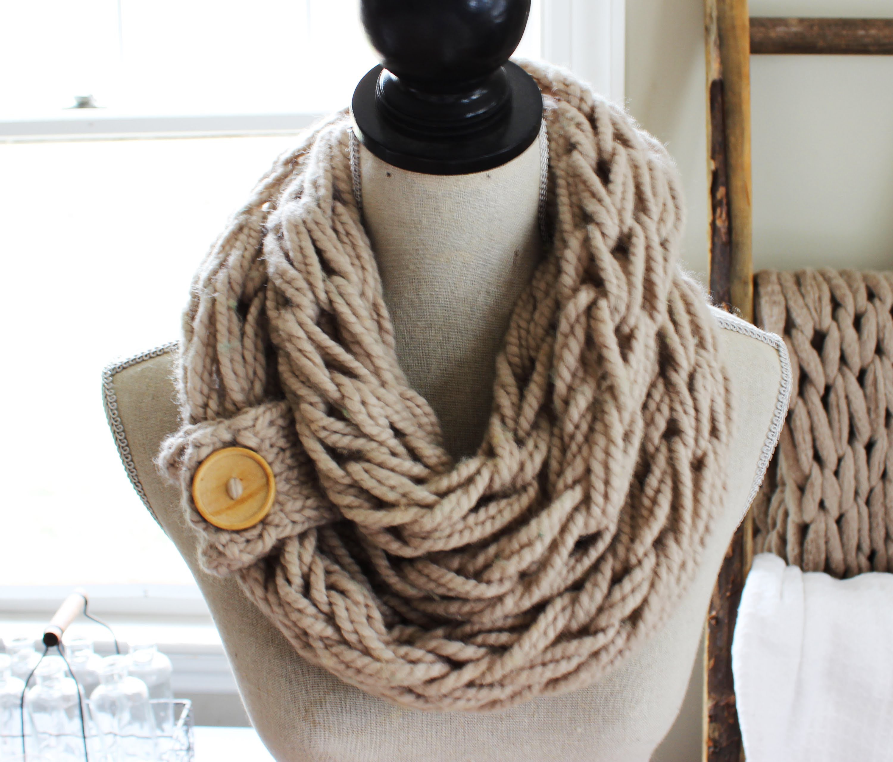 DIY Arm Knitting - 30 Minute Scarf - With Simply Maggie