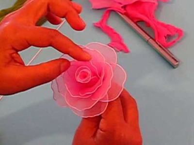 Fabrication d'une rose en collant. Nylon Rose