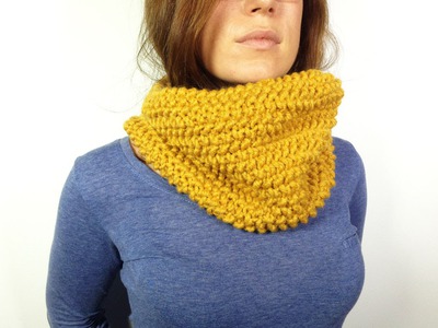 How to Loom Knit a Cowl in Seed Stitch (DIY Tutorial)
