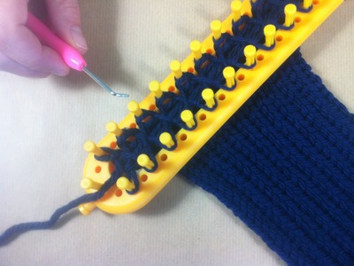 How to Loom Knit a Scarf - Stockinette Stitch (DIY Tutorial)