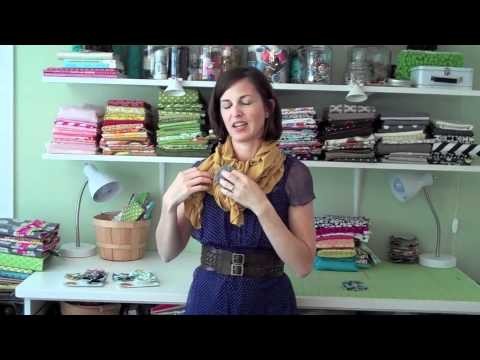 How to tie a ruffled scarf