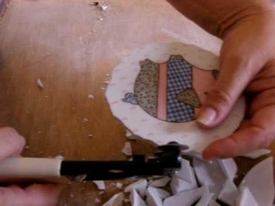 Mosaic Tile Tutorial How to cut china tile center focals from a dish