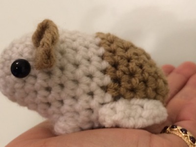 Tutorial on How to Crochet an Amigurumi Baby Guinea Pig