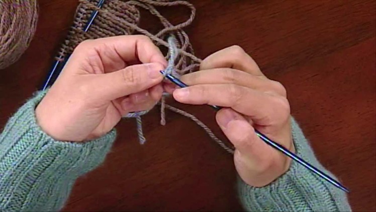 Connie Chang Chinchio demonstrates her favorite cast-on, from Knitting Daily TV Episode 807