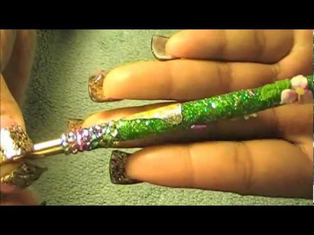 DIY glitter acrylic nail brush. 3D nail art