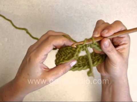 DROPS Crochet Tutorial: How to crochet Moebius