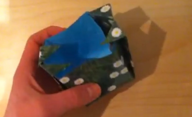 Faire un vase en origami - Pliage pot en papier