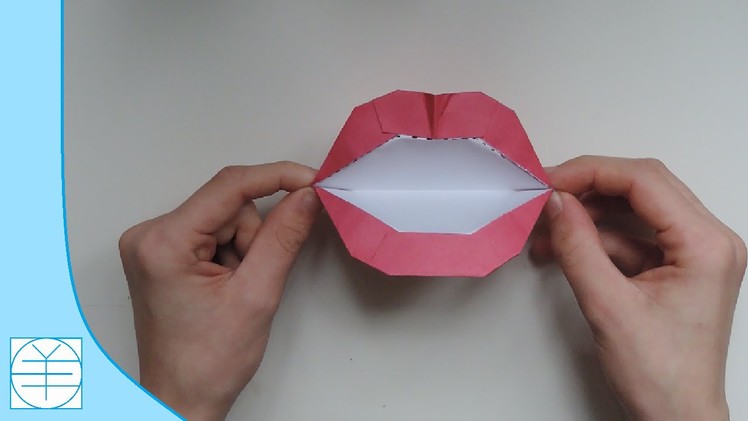 Origami Talking Lips. (Instructions) (Full HD)