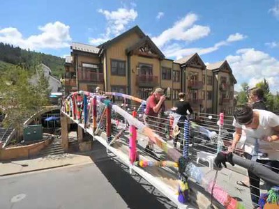 Park Silly Sunday Market Yarn Graffiti Bridge
