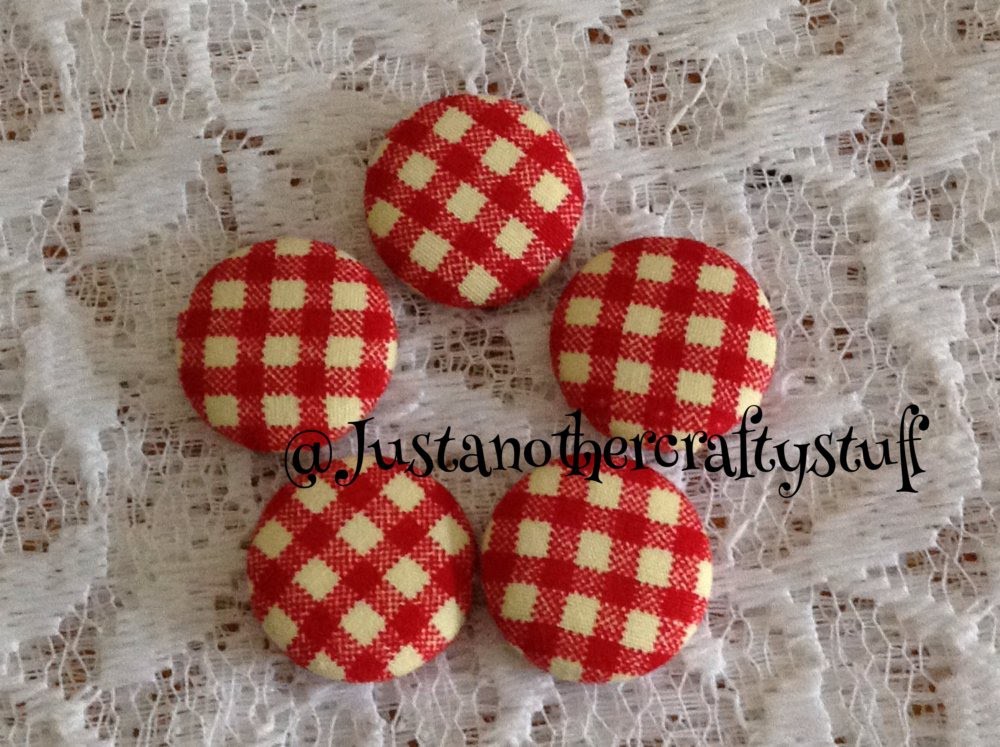 Cute DIY fabric covered buttons : DIY ideas & How-To crafts in seconds กระดุมผ้า  ทำมือแนวญี่ปุ่น