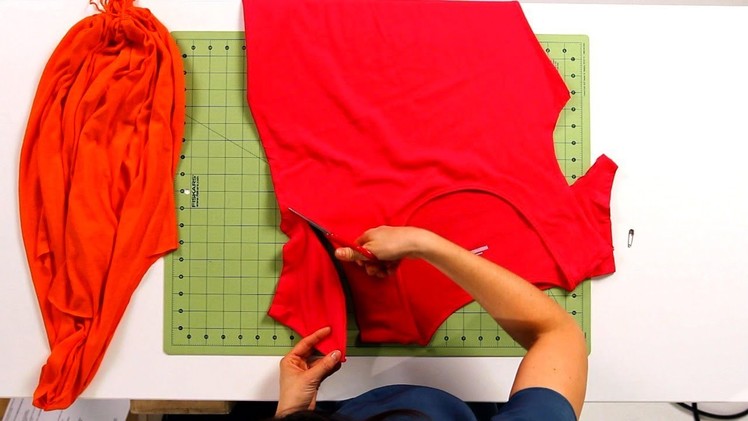 How to Cut a T-Shirt to Make a Tote Bag | No-Sew Crafts