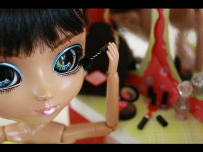 How to Make Doll Make-Up