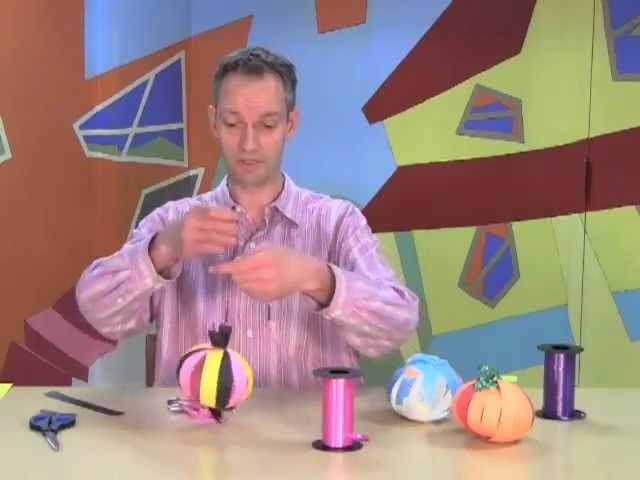 Make a paper lantern! An easy craft for kids by World Book