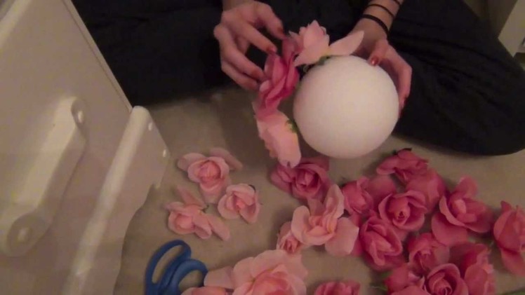 DIY: Flower Ball room decor