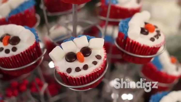 Kids Party Ideas - Christmas Cupcake Decorating - Holiday Recipes - Party Supplies