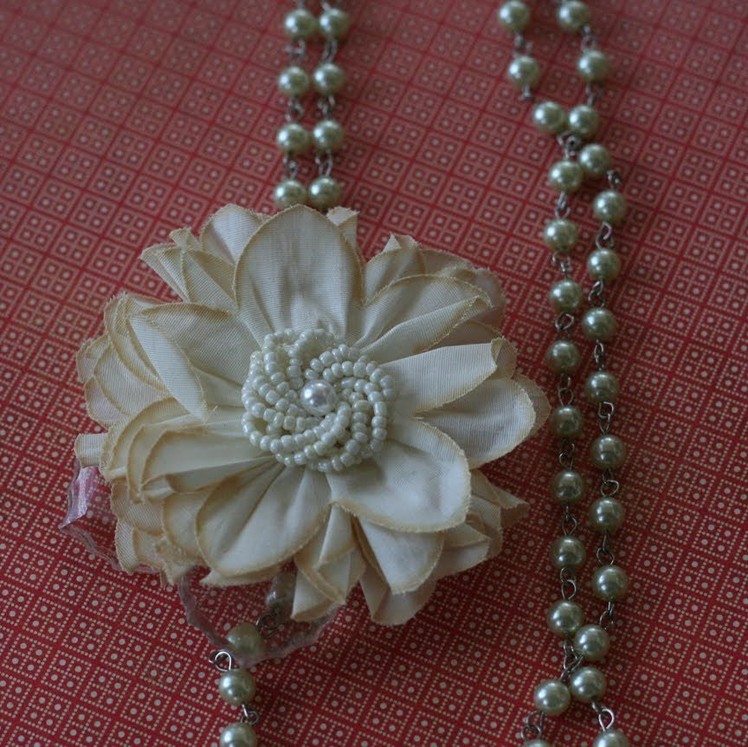 Pearl Flower Necklace Tutorial