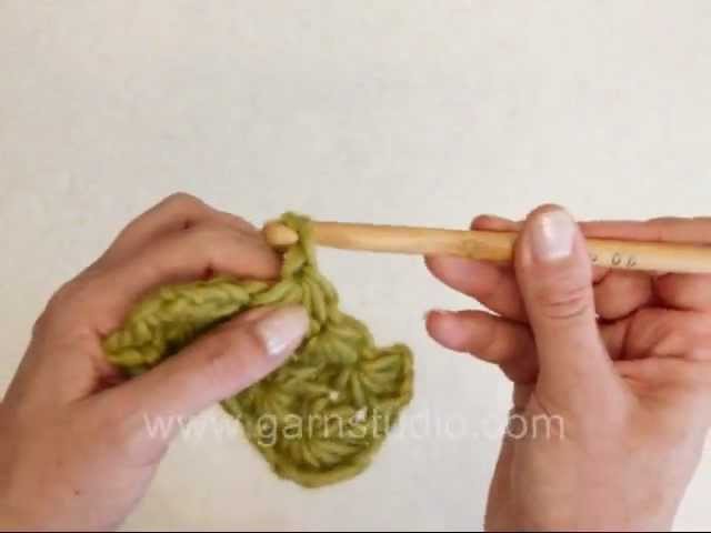 DROPS Crochet Tutorial: How to crochet a star stitch pattern