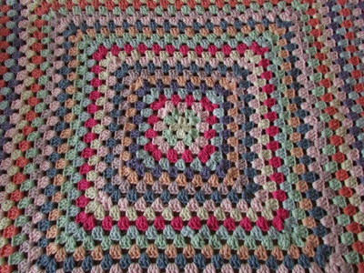 VERY EASY crochet granny square blanket - never ending crochet granny square baby blanket