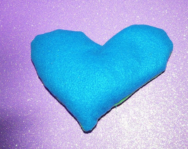 10 DIY gifts: Gift Idea 3 : Homemade heart shaped hand warmers! holiday DIY gift