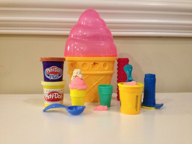 PLAY-DOH Sweet Shoppe Ice Cream Cone Container Craft Kit PlayDoh Candy Toy