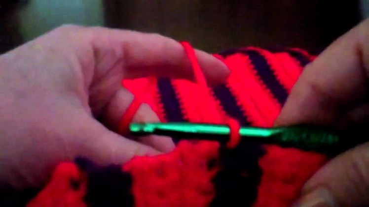 Crochet a Finish to the Border of the Single Crochet Striped Purse