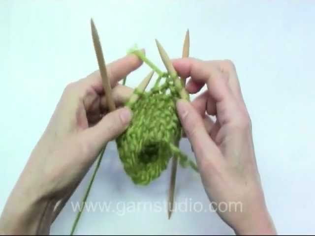 DROPS Knitting Tutorial: How to knit seed.moss st in the round