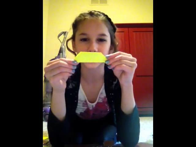 How to make an origami bookmark out of a sticky note