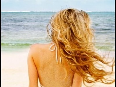 Everyday Beach Waves Hair Tutorial (DIY Sea Salt Spray)