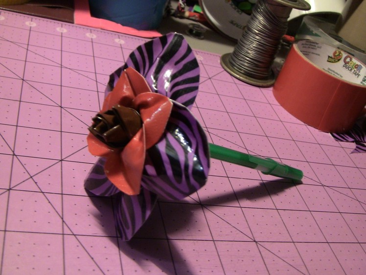 How to make a Duct tape flower (w. craft wire)