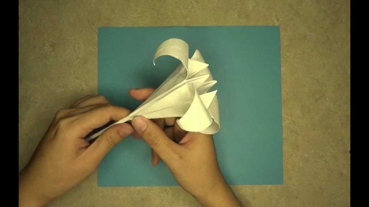 How to make an Iris Lily: Mr.Origami, Lesson 3