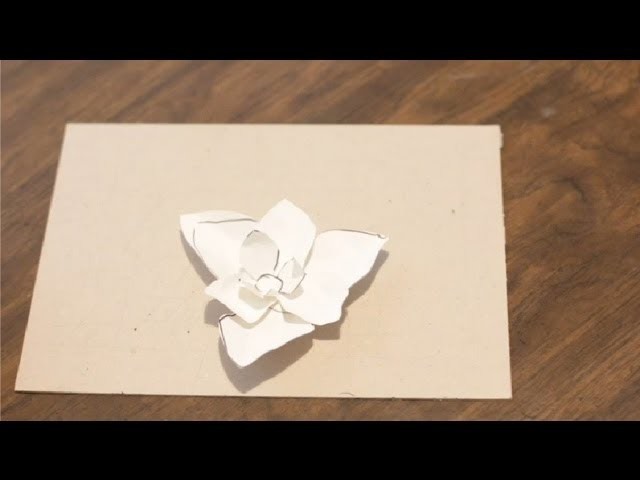 How to Make Paper Magnolias : Paper Crafts