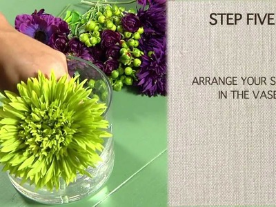 How to Use Acrylic Water to Make a Floral Centerpiece