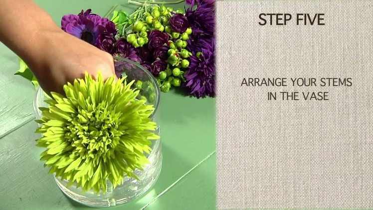 How to Use Acrylic Water to Make a Floral Centerpiece