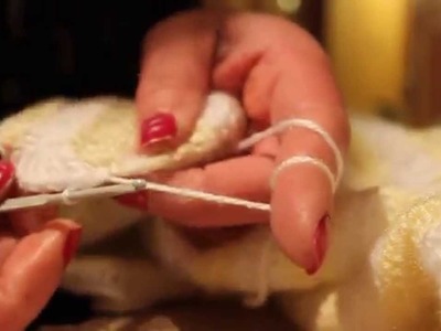 To crochet a baby blanket's frill edging part 2