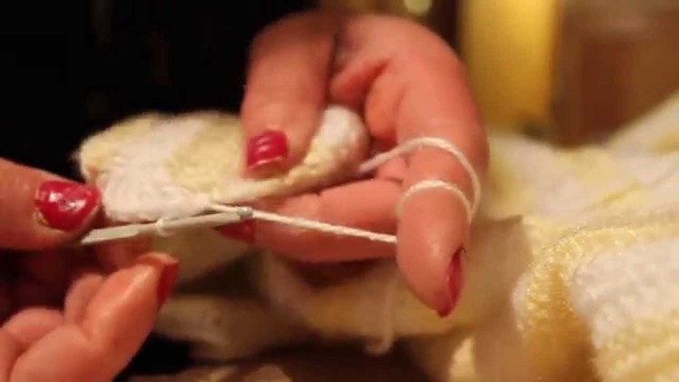 To crochet a baby blanket's frill edging part 2