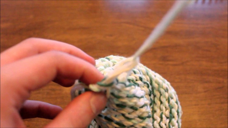 Loom Knitting pt 3 - How to Finish Your Hat