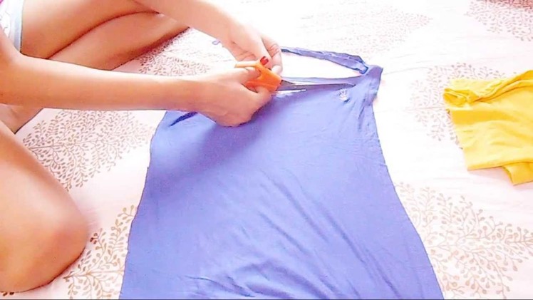 DIY: Old T-Shirt Into Hot Fringe Skirt. How To Make Skirt From Two Old Tops.Reconst