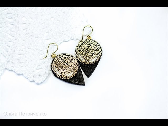 Make earrings with potal and epoxy resin.