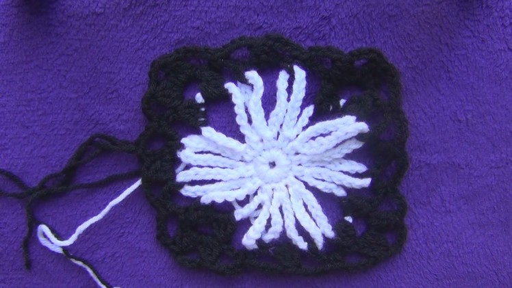 How to Crochet a Lacy Granny Square