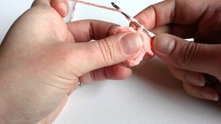 Bavarian Crochet Triangle Bunting centre crochet how to do bunting tutorial