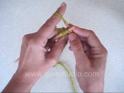 DROPS Knitting Tutorial: How to knit i-cord