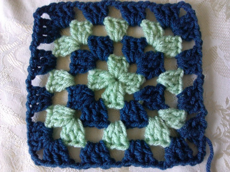 Easy to crochet classic granny square
