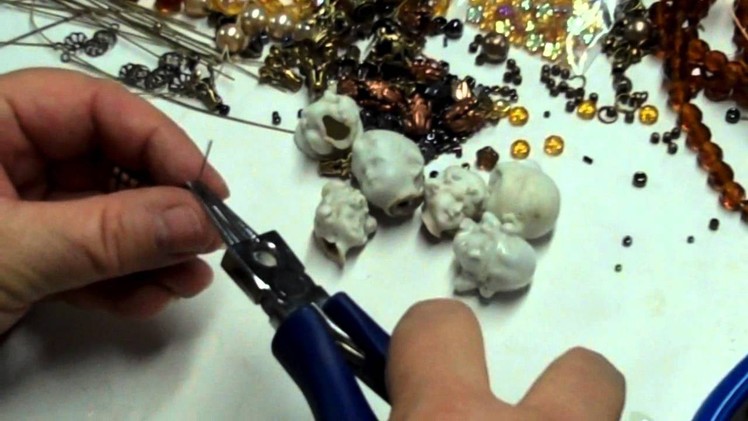 Good Jewelry Design: Working a Necklace Chain, More Gypsy Beading