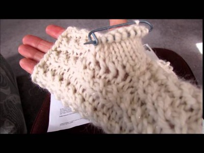 Knitting fingerless gloves (wristlets)