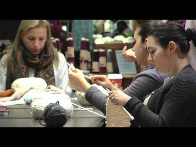 Learn to Knit in a Day at the Lion Brand Yarn Studio