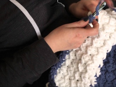 Moss Stitch Crochet - Bees Blankets
